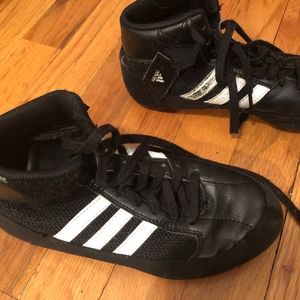 Wrestling shoes
